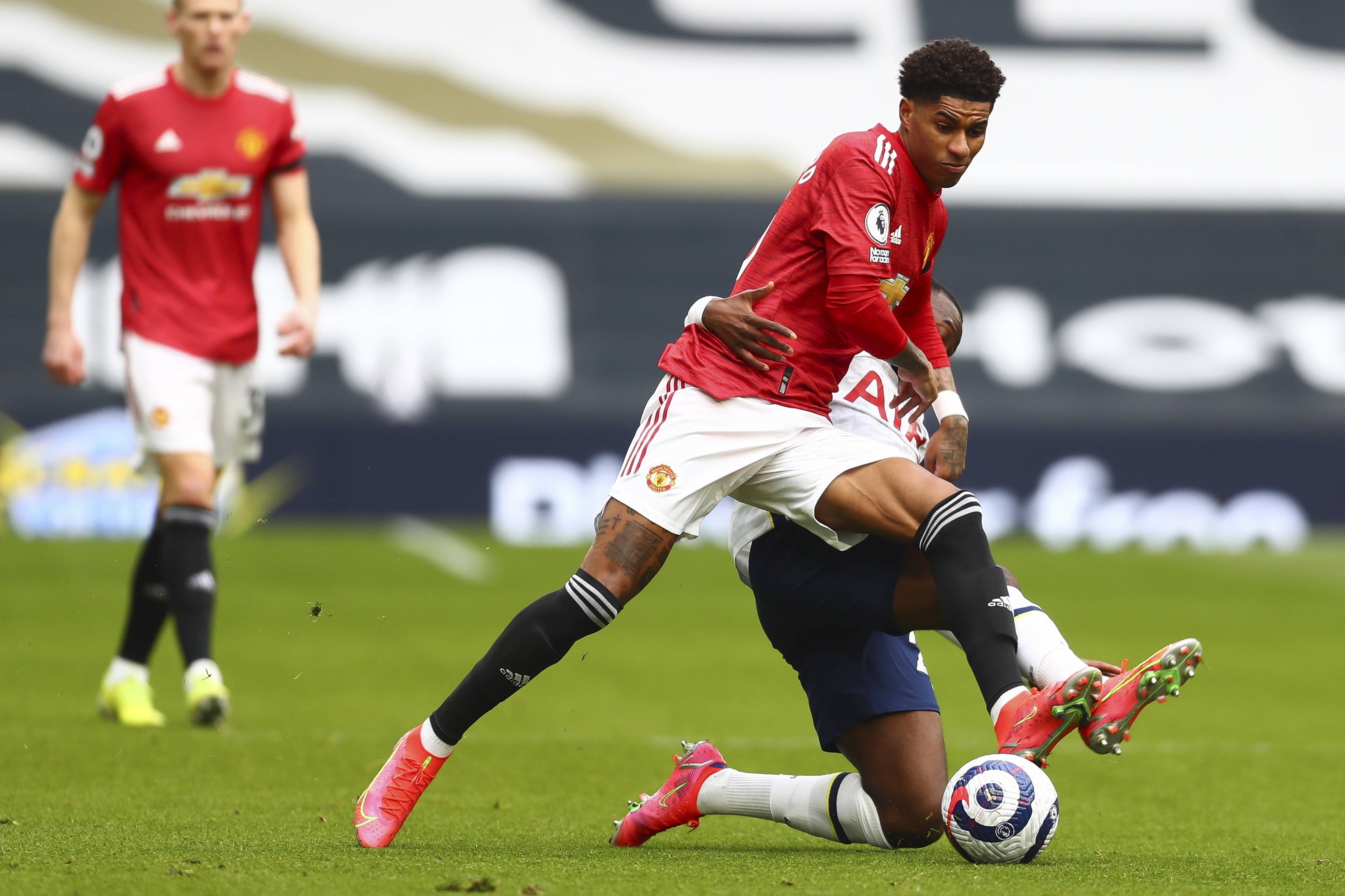 現帶動下 現帶動下